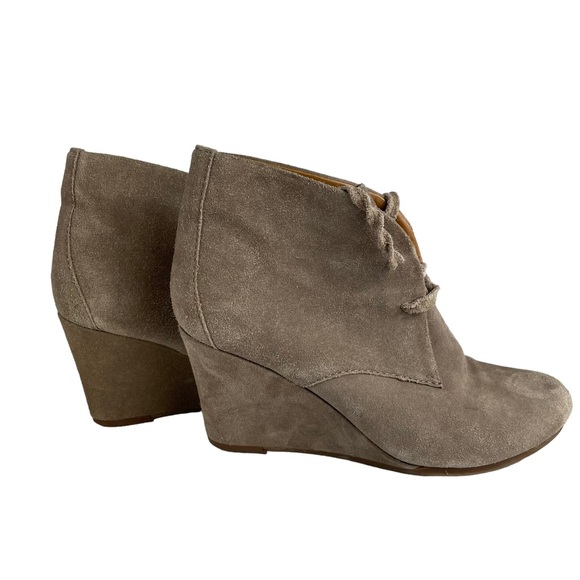 DV Dolce Vita Pellie Suede Wedge Ankle Booties Round Toe Taupe Woman’s US Size 7 - Picture 9 of 16